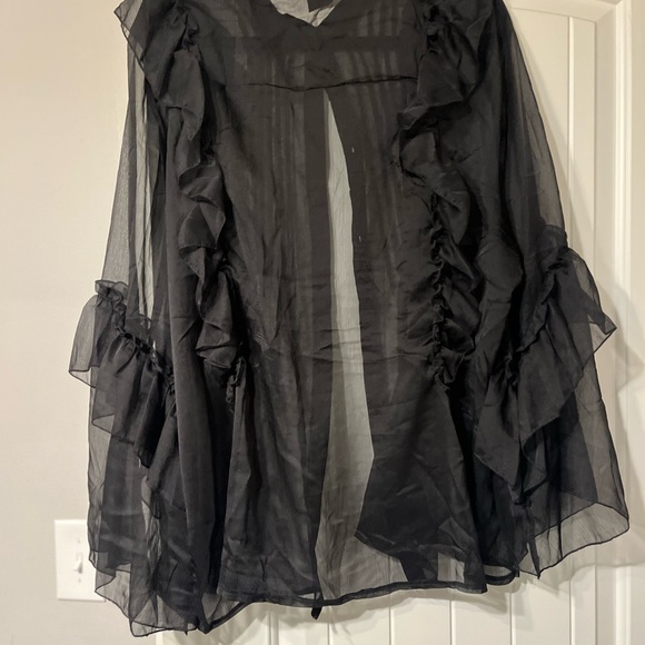 Plus size sheer tiered sleeve blouse - Picture 4 of 9